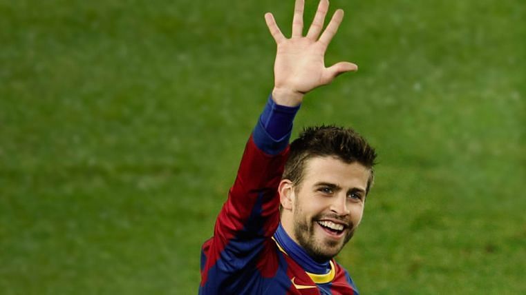 Gerard Pique&#039;s symbolising the 5-0 victory after the match with his hand