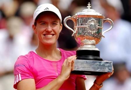 Justine Henin defending her French Open title for the third year consecutively in 2007