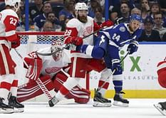 Stamkos gets 1st goal, Lightning beat winless Red Wings 3-1