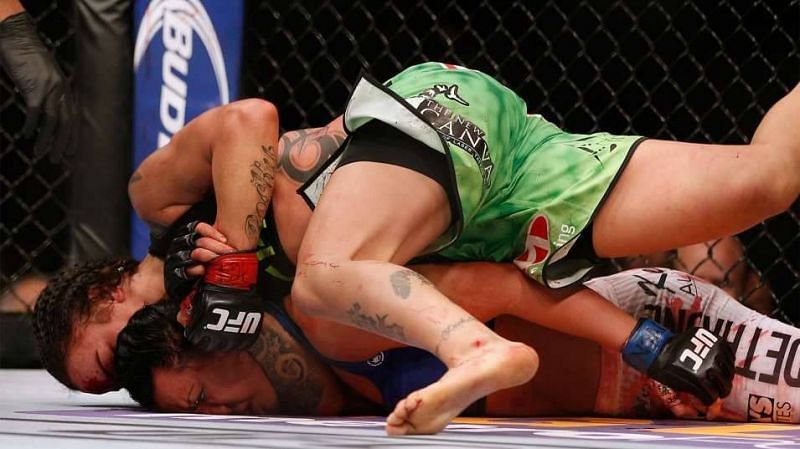 Raquel Pennington&#039;s bulldog choke of Ashlee Evans-Smith was savage