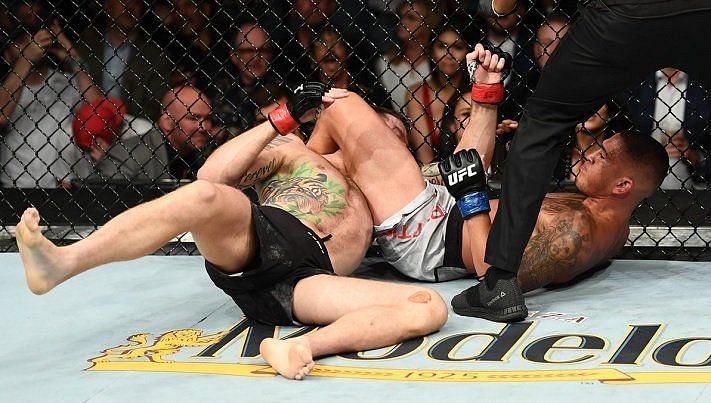 Anthony Pettis showed flashes of his previous form against Michael Chiesa