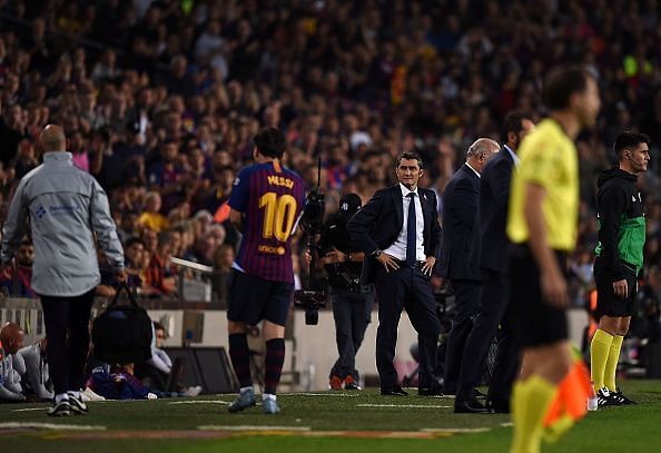 Lionel Messi is subbed off after an injury vs. Sevilla