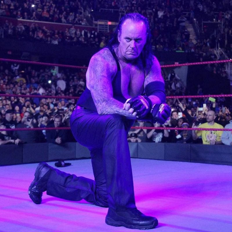 When The Undertaker and Kane both knelt for the first time, it suggested a bond.
