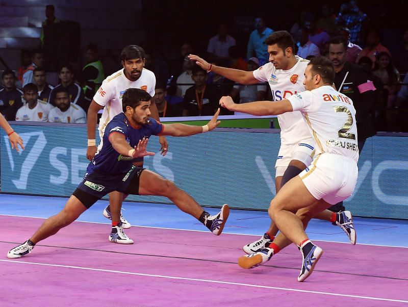 Vikas Khandola put in two Super Raids tonight and turned the match in Haryana&#039;s favour