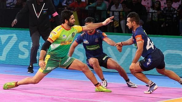 Pardeep Narwal trying to get a touch point during a raid. Picture Courtesy: ProKabbadi.com
