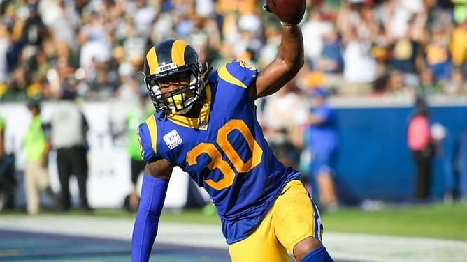 Rams remain perfect after win over Packers
