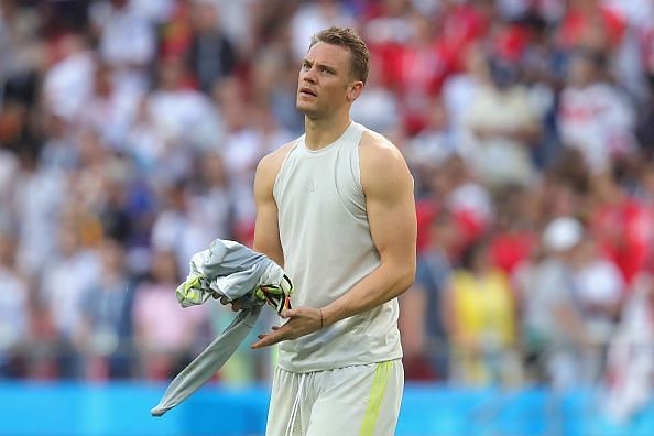 Neuer looks down on confidence