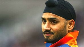 Australian batsman hit on his head while fielding, Harbhajan Singh slams selectors and more - Cricket News Today, 1 October 2018