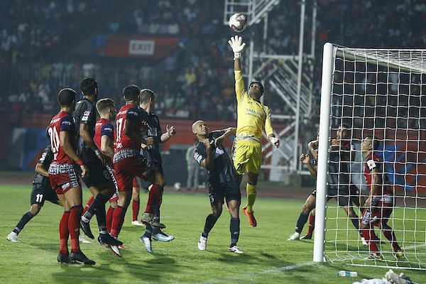 Subhasish Roy Chowdhury deflects the ball into his own net [Image: ISL]