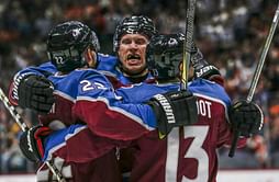 Wilson scores 2 goals, Avalanche beat Flyers 5-2