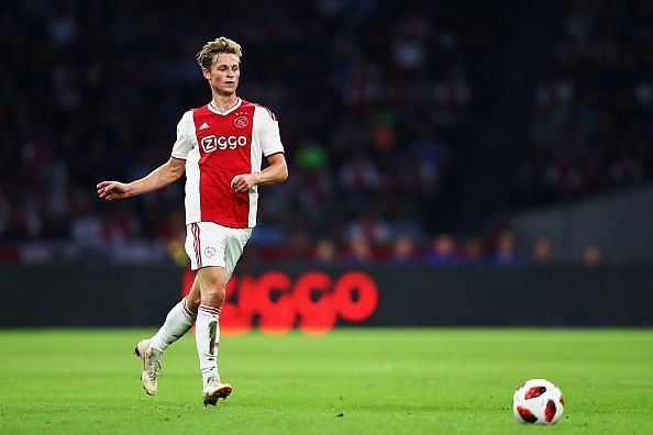 De Jong&#039;s regista skills could add balance to Arsenal