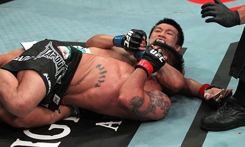 The Korean Zombie used an ultra-rare twister to submit Leonard Garcia