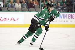 Stars score 4 on 30 shots in 2nd period, beat Ducks 5-3