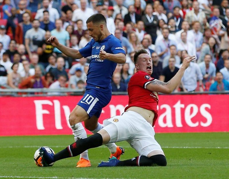 Phil Jones challenging Eden Hazard (2017/18 FA Cu Final)