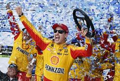 Logano shoves past Truex to earn shot at NASCAR championship