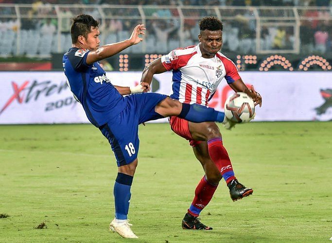 Kalu Uche (right) in action during against Chennaiyin FC