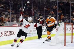 Kinkaid makes 29 saves, Devils beat Flyers 3-0