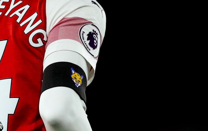 Arsenal players had a fox armband to commiserate the death of Leicester City&#039;s owner 