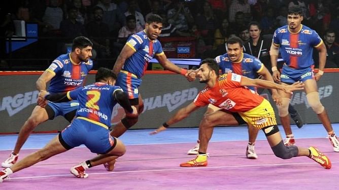 प्रो कबड्डी लीग 2018: गुजरात फॉर्च्यूनजायंट्स ने यूपी योद्धा को 37-32 से हराया