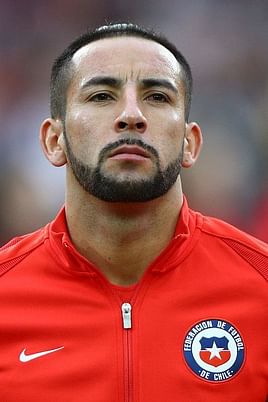 Mauricio Isla - Soccer Wiki: para os fãs, dos fãs