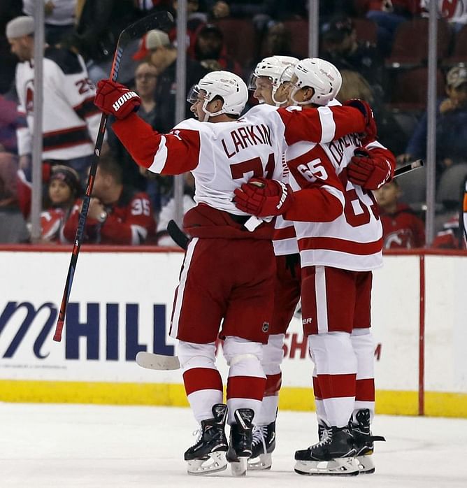 Dylan Larkin scores in OT as Red Wings beat Devils 3-2