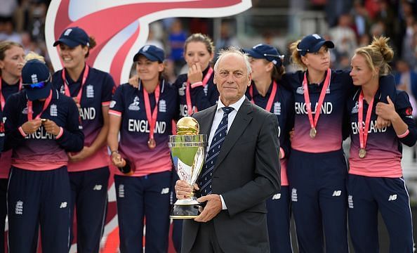Women's World T20: England beat India to reach the final