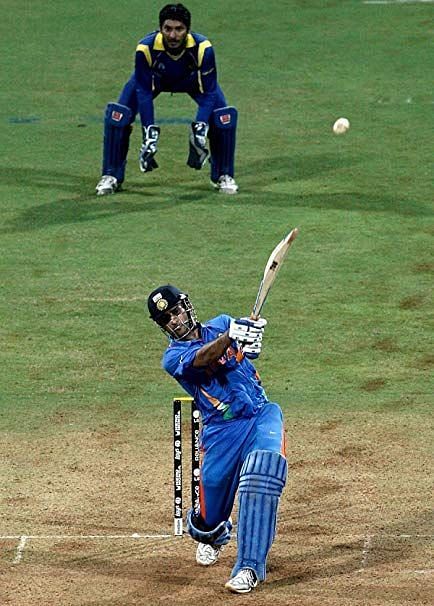Dhoni finshes of his style