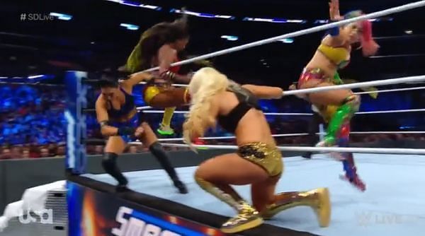 The Golden Goddess botched a bump on last night&#039;s SmackDown Live episode