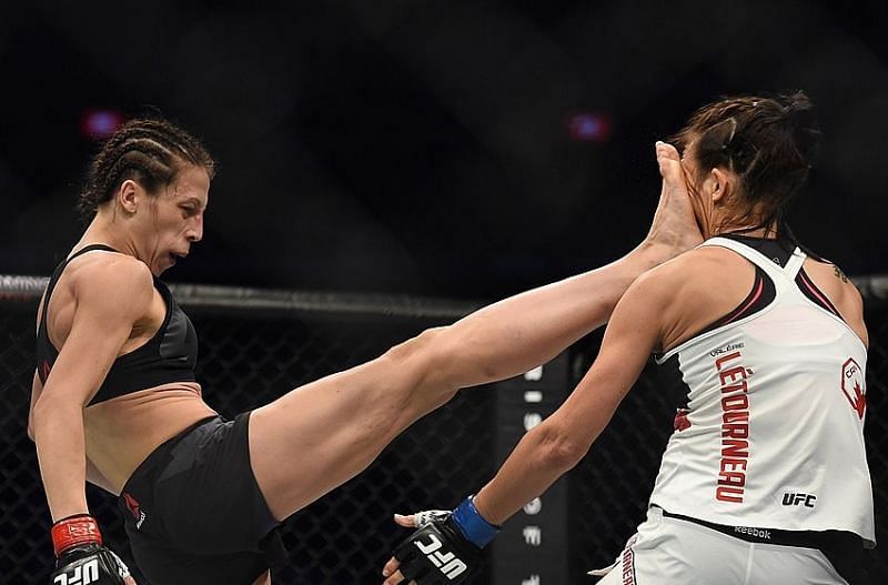 Joanna Jedrzejczyk nails Valerie Letourneau with a huge head kick