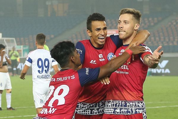 Delhi Dynamos players failed to mark Tiri who scored the equalizer for Jamshedpur [Image: ISL]
