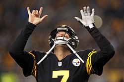 Roethlisberger throws for 5 TDs, Steelers rip Panthers 52-21