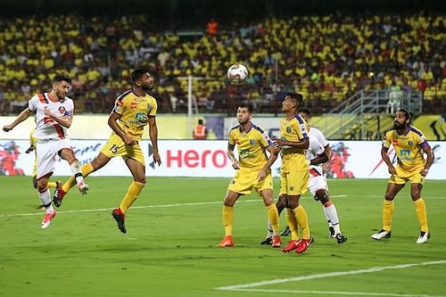 Ferran Corominas takes a shot at goal [Image: ISL]