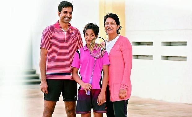 Gayatri Gopichand (in middle) with her parents