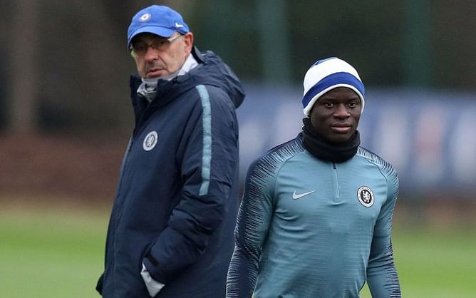 Chelsea fans slam Maurizio Sarri over his refusal to play Kante in defensive midfield