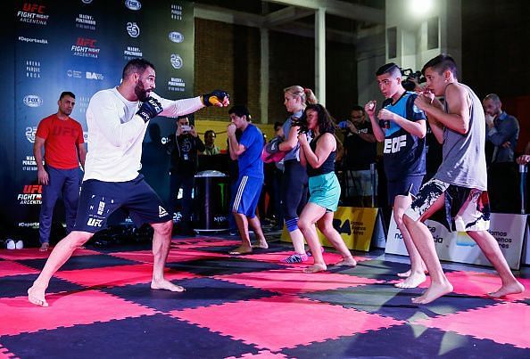 Ponzinibbio at the UFC Argentina open workout