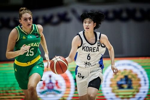 Â Isobel Anne Anstey of Australia and Sohee Lee of Korea in action (Image Courtesy: FIBA)