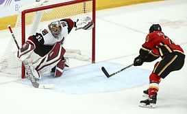 Hanifin, Jankowski lead Flames to 6-1 romp over Arizona