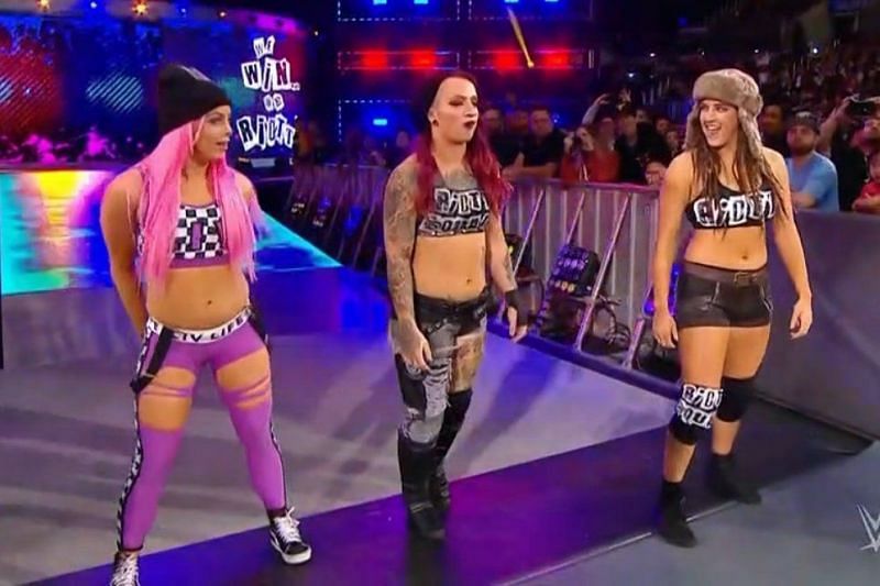It wasn&#039;t a great night for the women on Raw