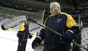 Edmonton Oilers fire McLellan, hire Hitchcock to take over
