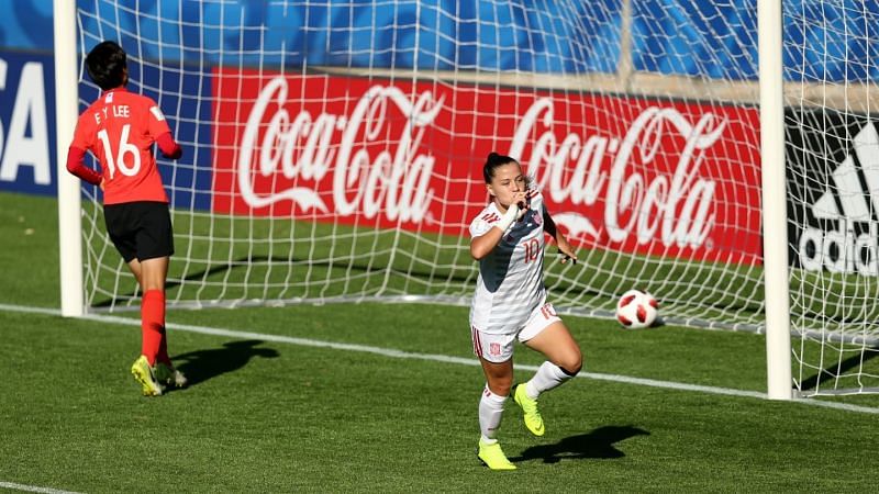 Claudia Pina ecstatic after scoring a goal for Spain