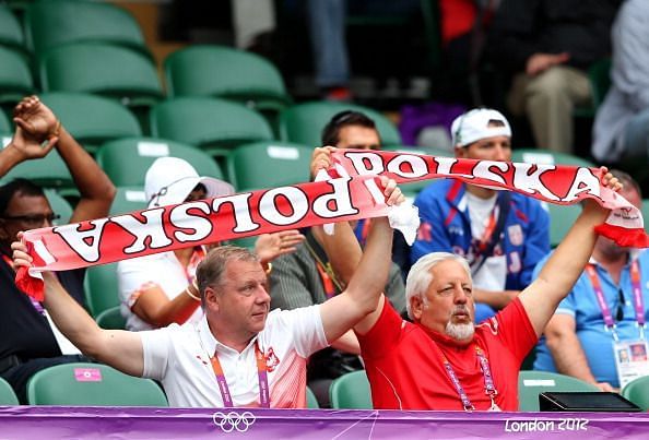 Polish fans cheering Radwanska at the 2012 London Olympics