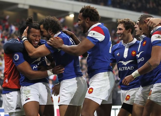 France ends 5-match losing run by beating Pumas 28-13