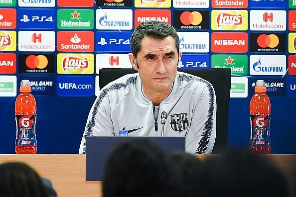 Reports: Barcelona looking to renew star defender's contract