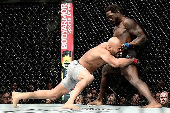 Jared Cannonier could not be taken down at UFC 230!