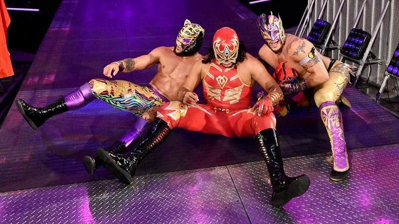 It is quite baffling why the Cruiserweights are included on team RAW!