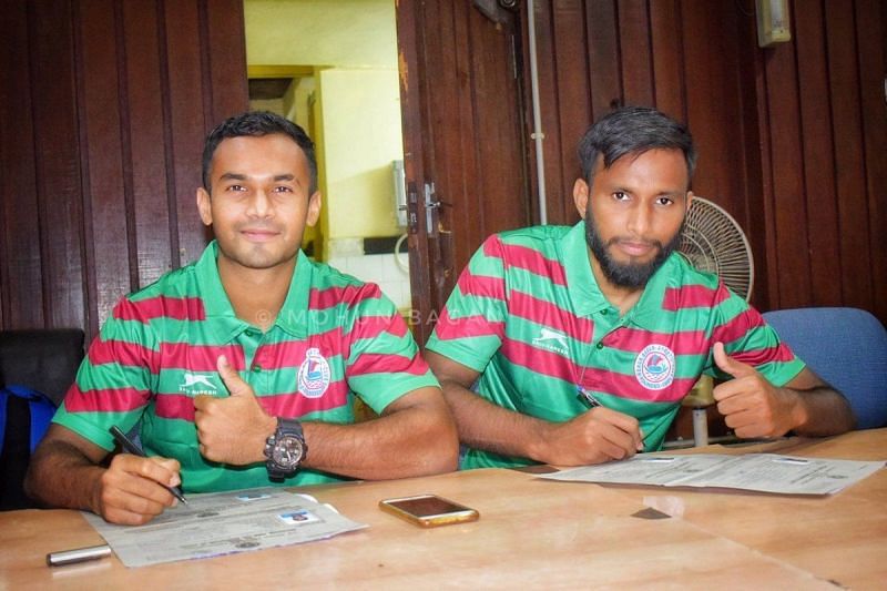 Abhishek Ambekar signing for Mohun Bagan