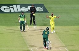 Australia beat South Africa to snap losing streak
