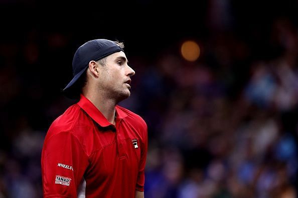 The American John Isner qualifies for the ATP Finals as Nadal withdraws.