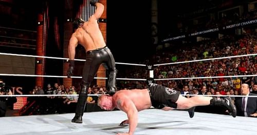 Seth Rollins' curb stomp finisher hasn't been banned by WWE
