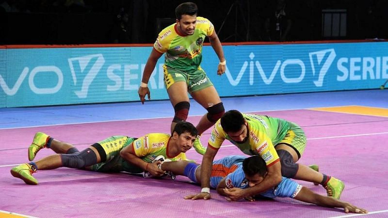 Mahinder Singh in action. [Picture Courtesy: ProKabaddi.com]